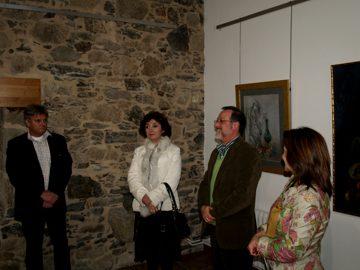 Rosa Elvira Caamaño presenta su obra en el Club de Campo de Ferrol.
