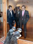 José Luis Mendez y el escultor Francisco Leiro