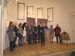 Cristina Carballedo, comisaria de la muestra, en la presentación de la exposicin. Lugo marzo 2012